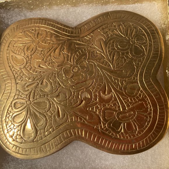 Vintage Metal Belt Buckle, Brass, Nice Design, 3 1/4" x 2 3/4", Heavy Duty, Qual - Picture 3 of 4